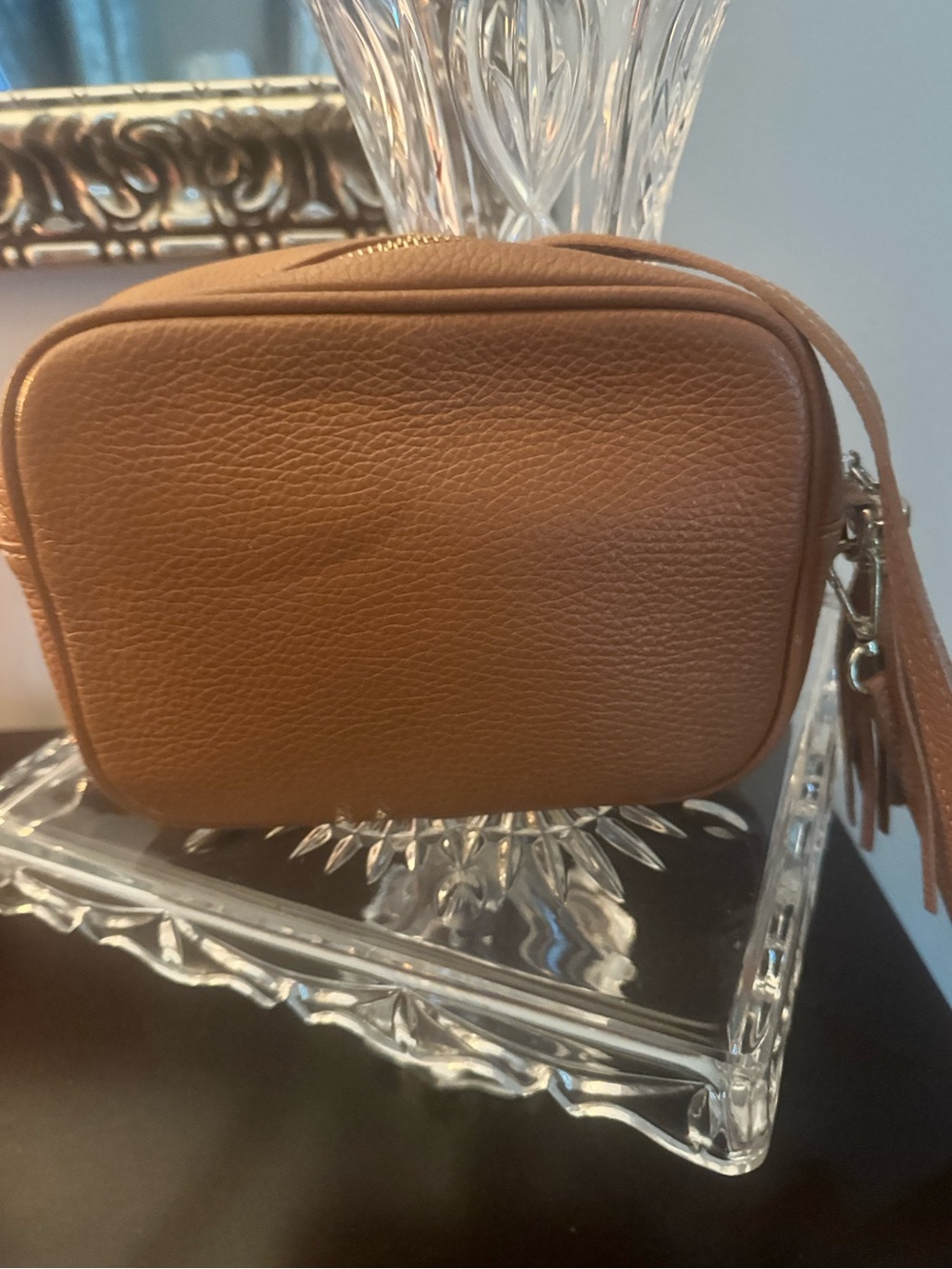 Women’s Tan Leather Shoulder Bag - Classic Crossbody